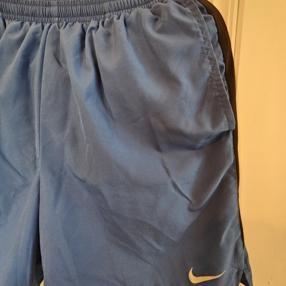 Used Medium Men's Blue Nike Dri-Fit Shorts - Picture 4 of 16